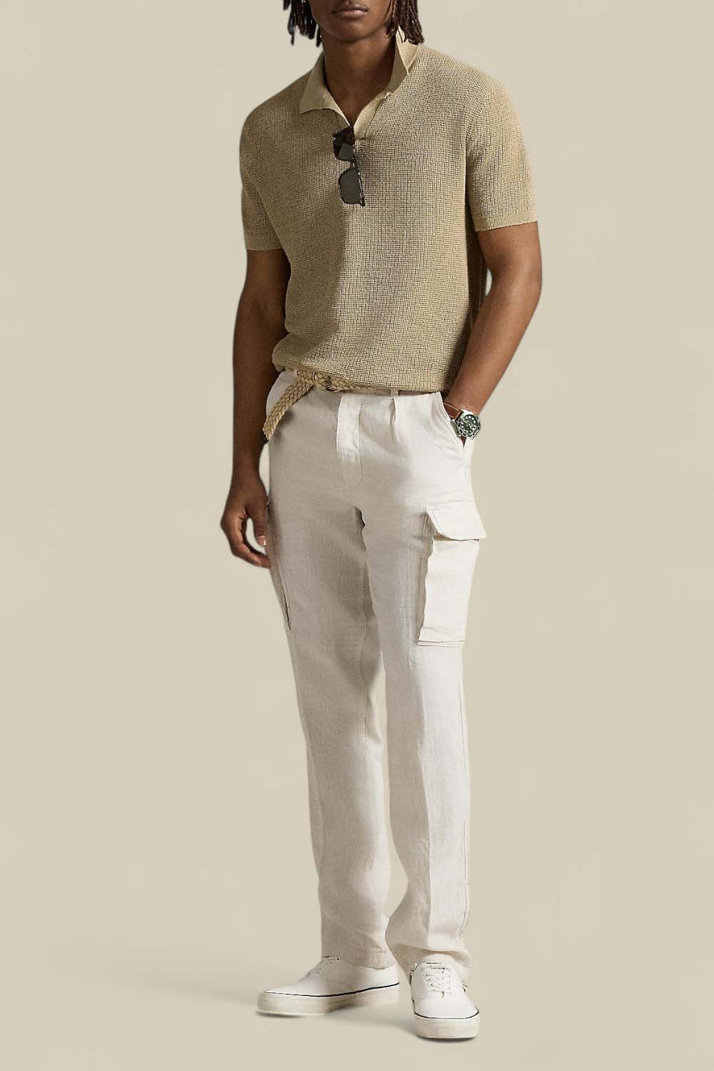 תמונת כל הלוק של מכנסי קרגו מפשתן